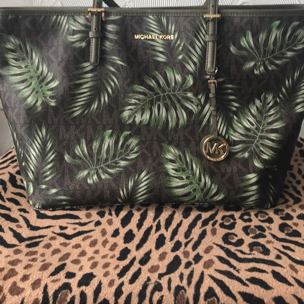 Green tote MK only used for overnight trip